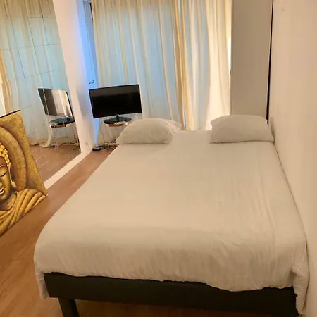 Apartment Rue De La Pompe *