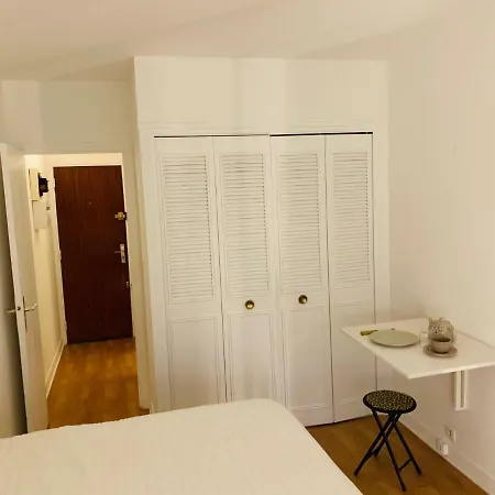Rue De La Pompe Apartment *